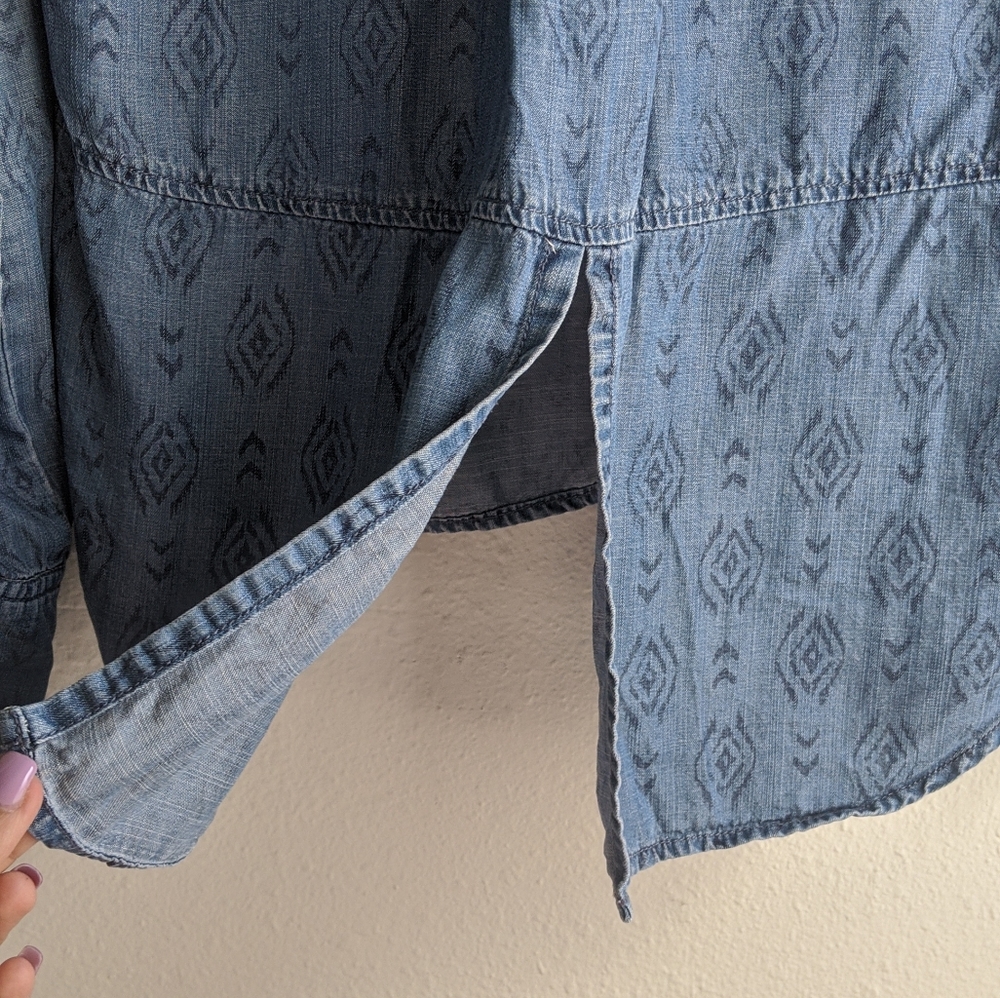 Cloth & Stone Printed Split Back Buttondown - image 7